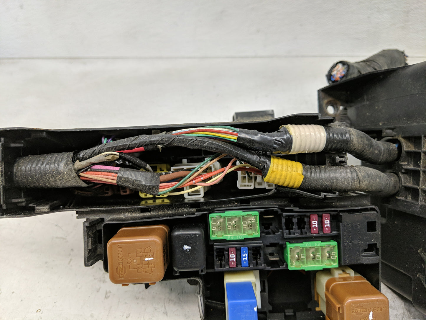 2013-2014 Nissan Altima Fusebox Fuse Box Panel Relay Module P/N:24383-3JA0A Fits Fits 2013 2014 OEM Used Auto Parts - Oemuse