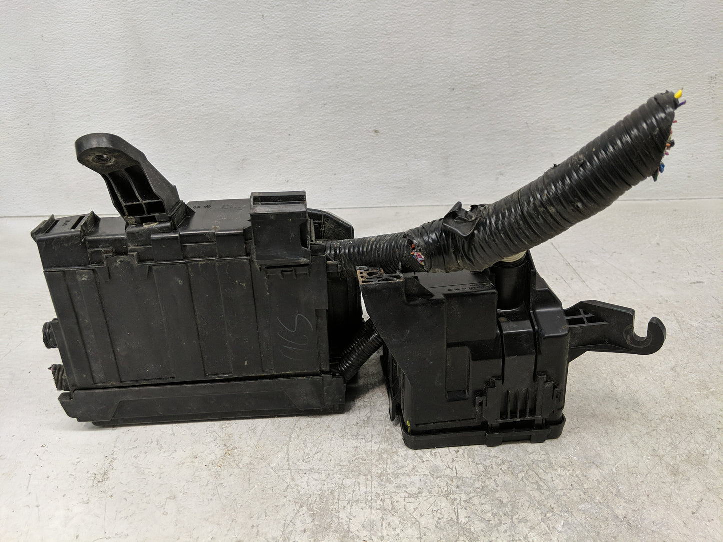 2013-2014 Nissan Altima Fusebox Fuse Box Panel Relay Module P/N:24383-3JA0A Fits Fits 2013 2014 OEM Used Auto Parts - Oemuse