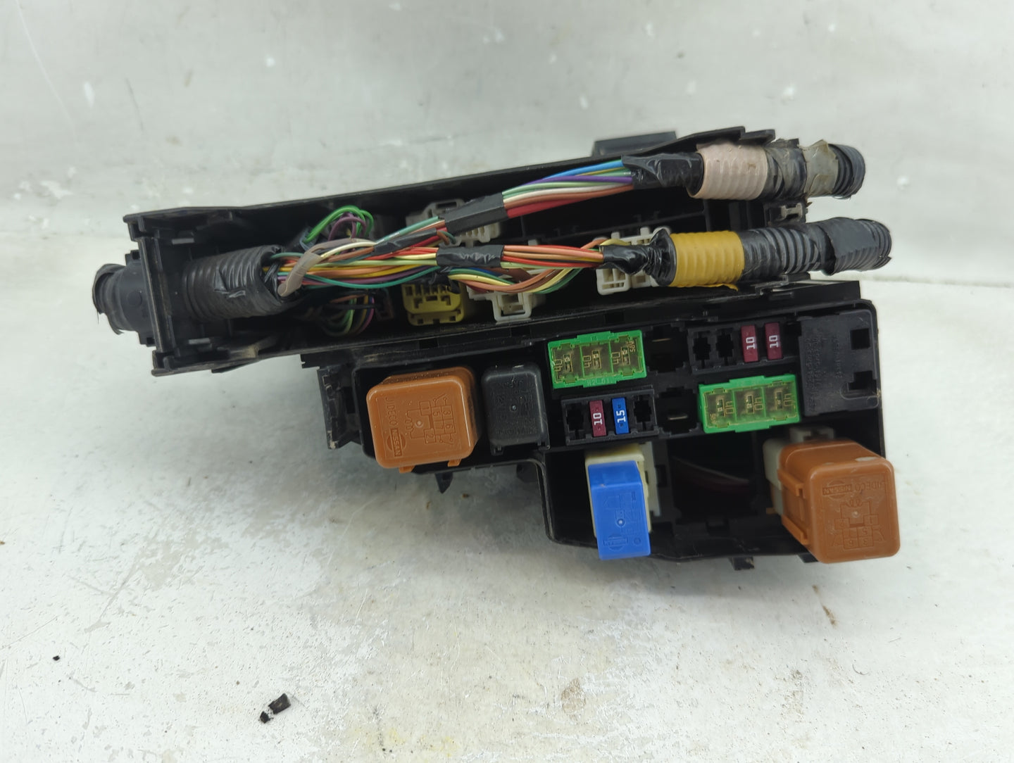 2013-2014 Nissan Altima Fusebox Fuse Box Panel Relay Module P/N:7154-5763-30 Fits Fits 2013 2014 OEM Used Auto Parts - Oemus
