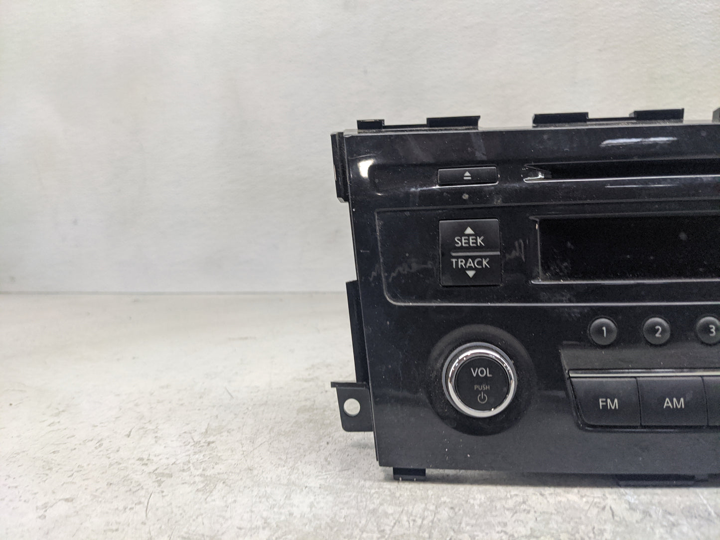 2013-2015 Nissan Altima Radio AM FM Cd Player Receiver Replacement P/N:28185 3TB0G Fits Fits 2013 2014 2015 OEM Used Auto Pa