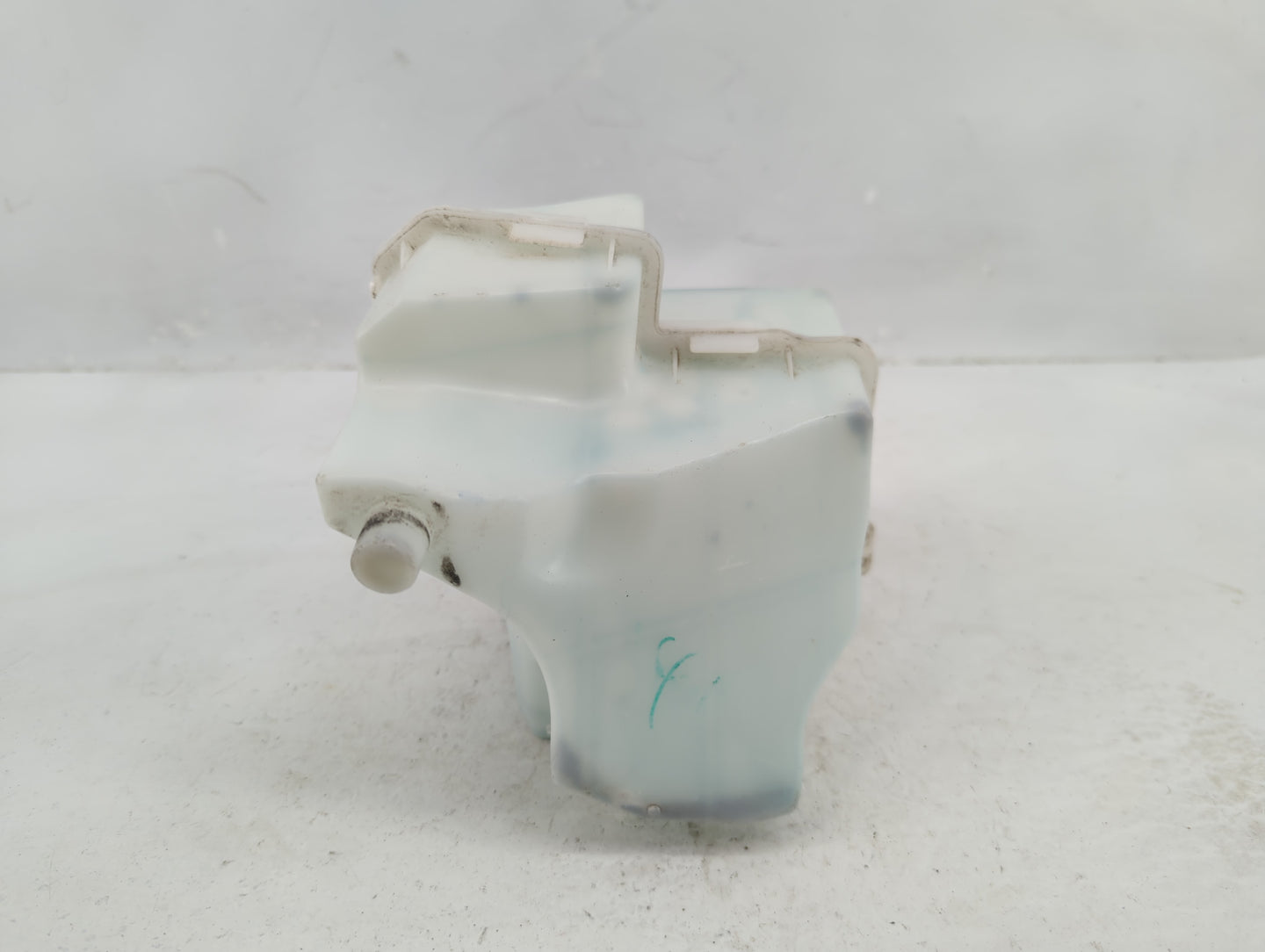 2013-2018 Nissan Altima Radiator Coolant Overflow Expansion Tank Bottle 1369105 - Oemusedautoparts1.com