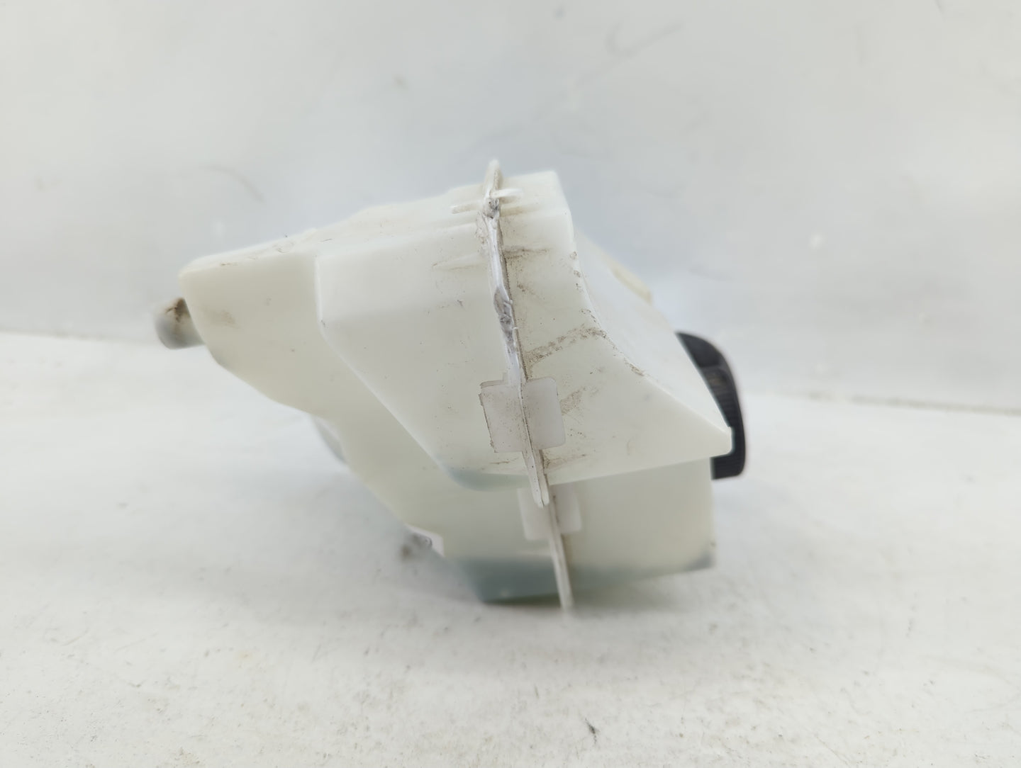 2013-2018 Nissan Altima Radiator Coolant Overflow Expansion Tank Bottle 1369112 - Oemusedautoparts1.com