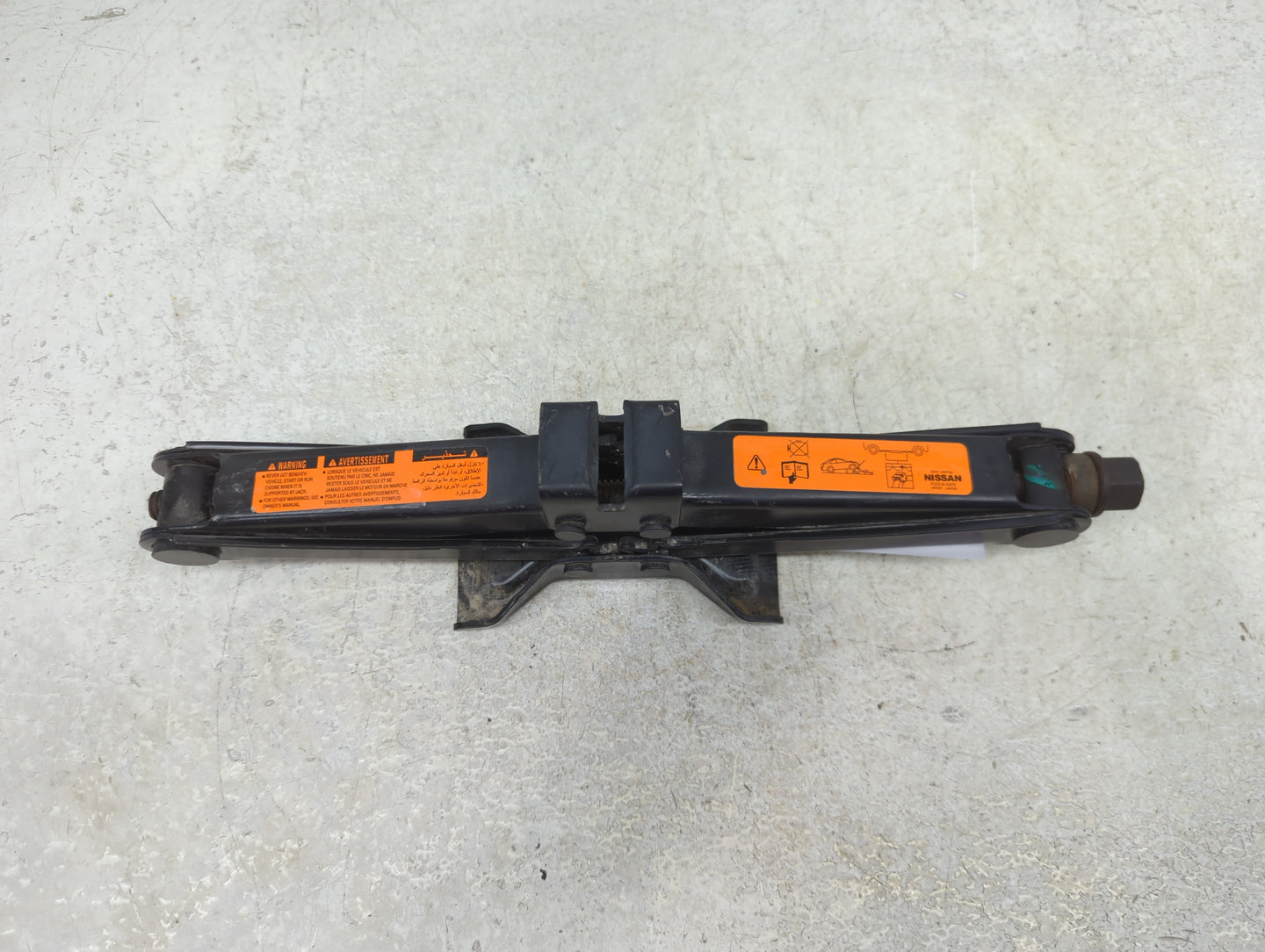 2014 Nissan Altima Spare Scissor Car Jack 1390132 - Oemusedautoparts1.com