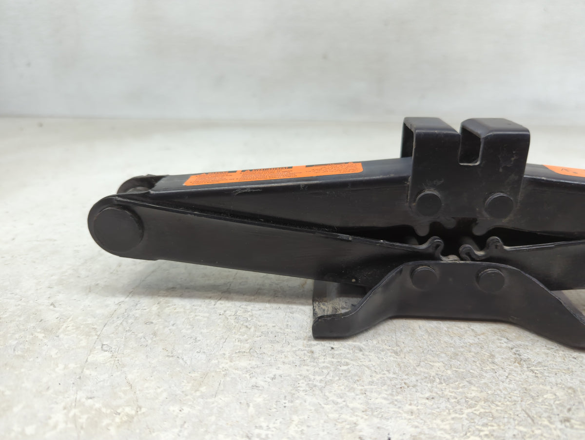 2014 Nissan Altima Spare Scissor Car Jack 1390132 - Oemusedautoparts1.com