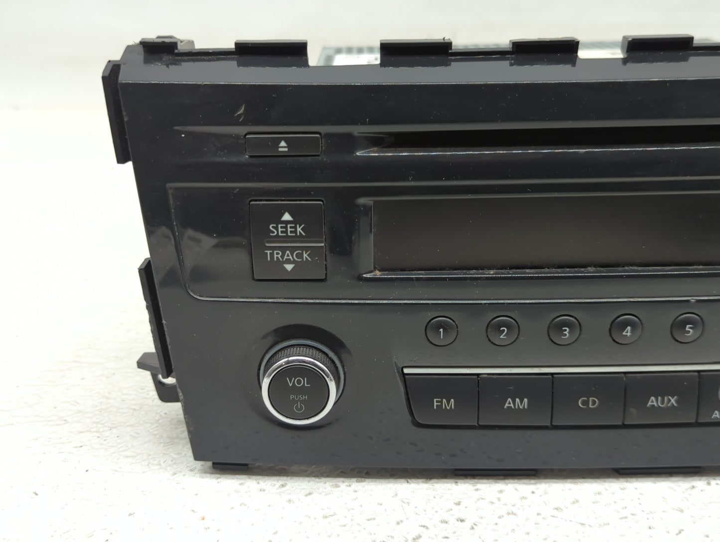 2013-2015 Nissan Altima Radio AM FM Cd Player Receiver Replacement P/N:28185 3TB0G Fits Fits 2013 2014 2015 OEM Used Auto Pa
