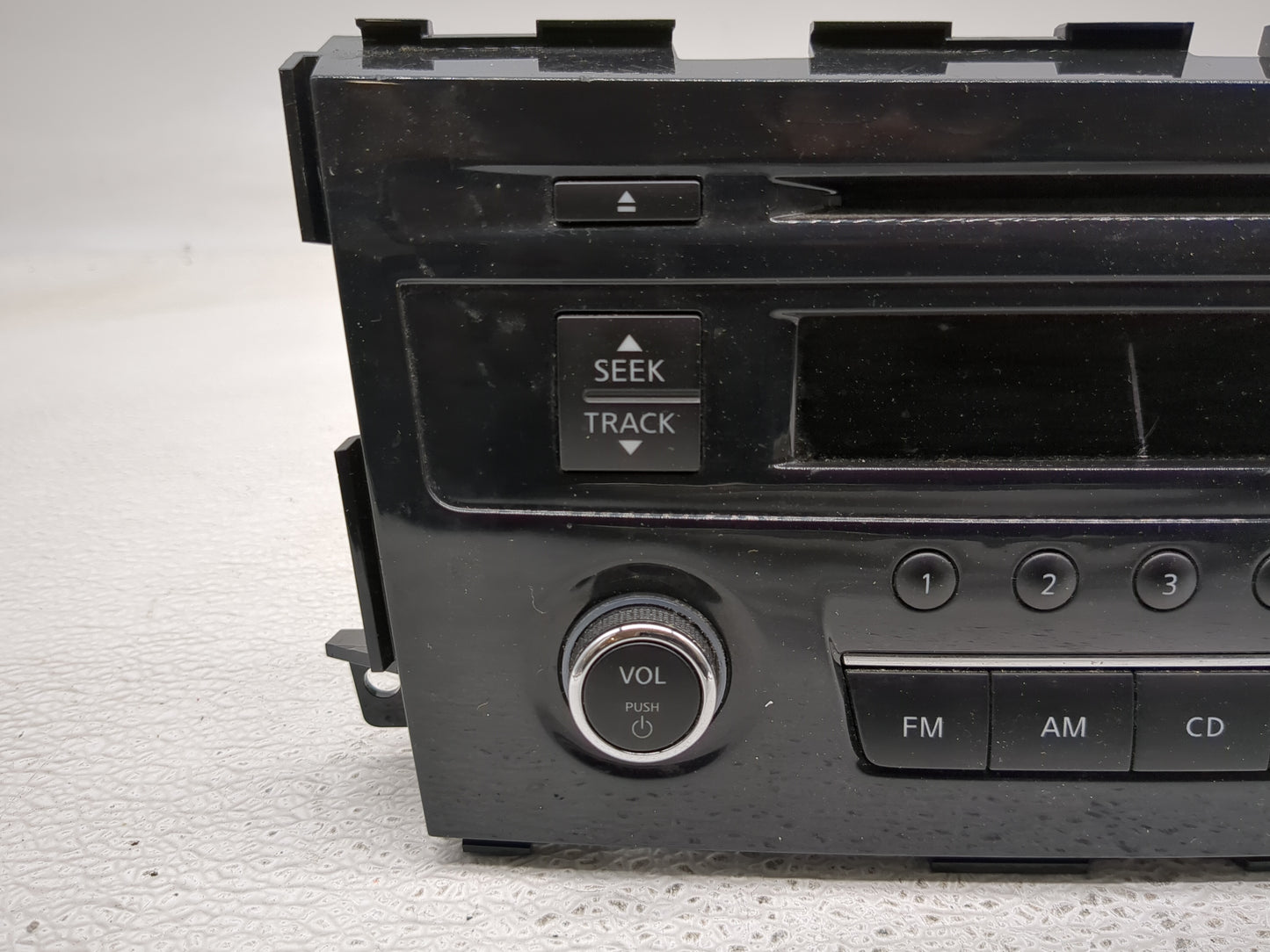 2013-2015 Nissan Altima Radio AM FM Cd Player Receiver Replacement P/N:28185 3TB0G Fits Fits 2013 2014 2015 OEM Used Auto Pa
