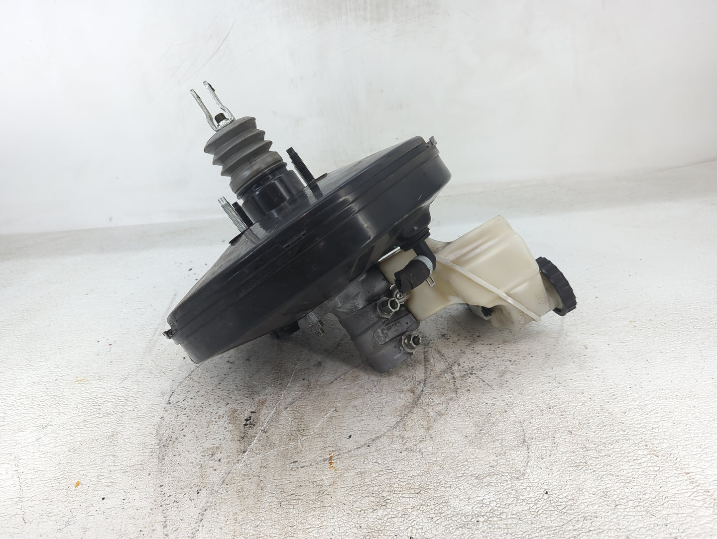 2013-2015 Nissan Altima Power Brake Booster Oem 1423335 - Oemusedautoparts1.com