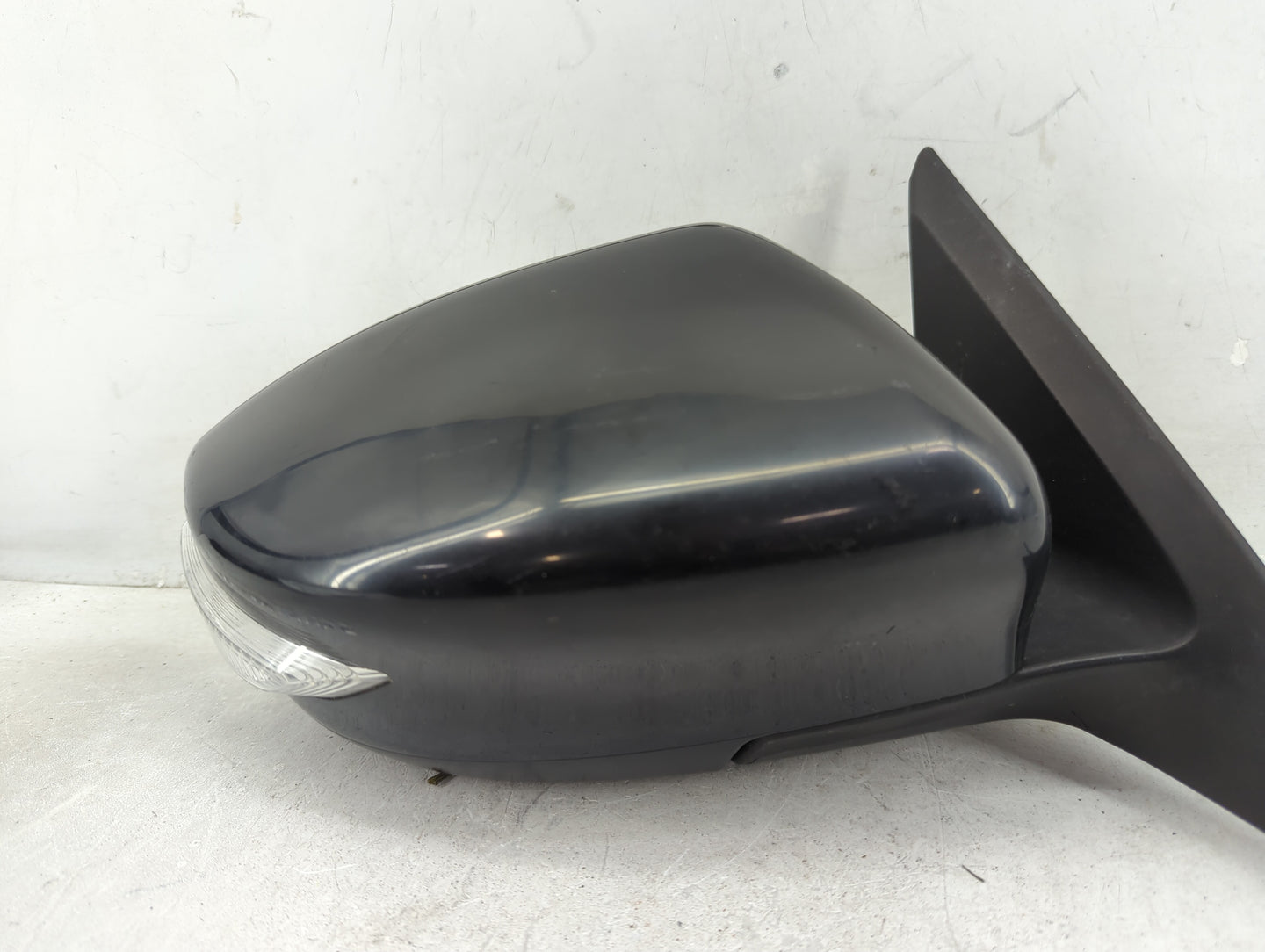 2013-2018 Nissan Altima Passenger Side View Mirror - Right Door Mirror OEM Used - Oemusedautoparts1.com