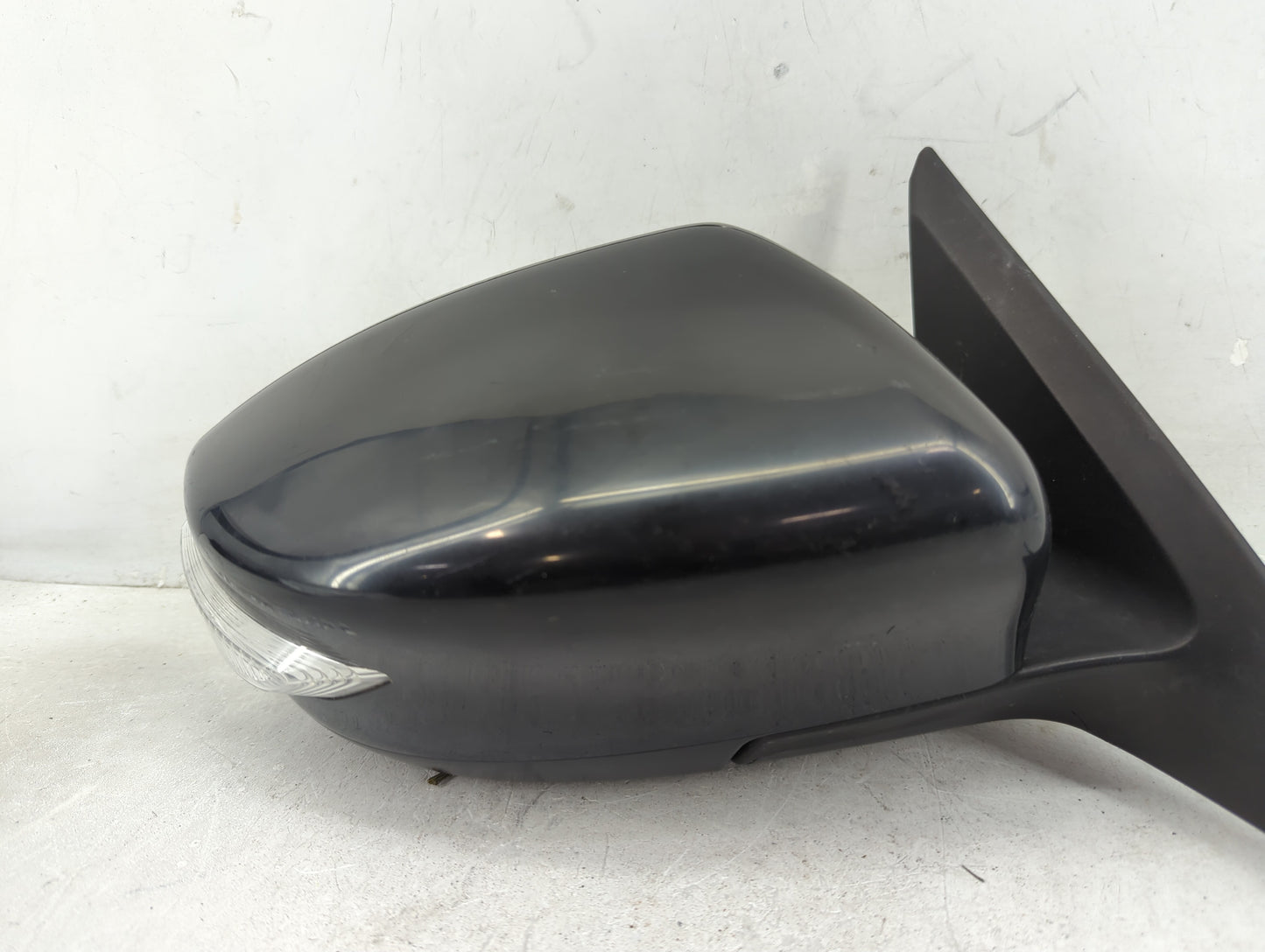 2013-2018 Nissan Altima Passenger Side View Mirror - Right Door Mirror OEM Used - Oemusedautoparts1.com