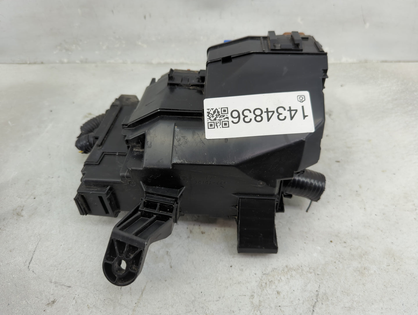 2013-2014 Nissan Altima Fusebox Fuse Box Panel Relay Module P/N:7154-5763-30 7254-5763-30 Fits Fits 2013 2014 OEM Used Auto 