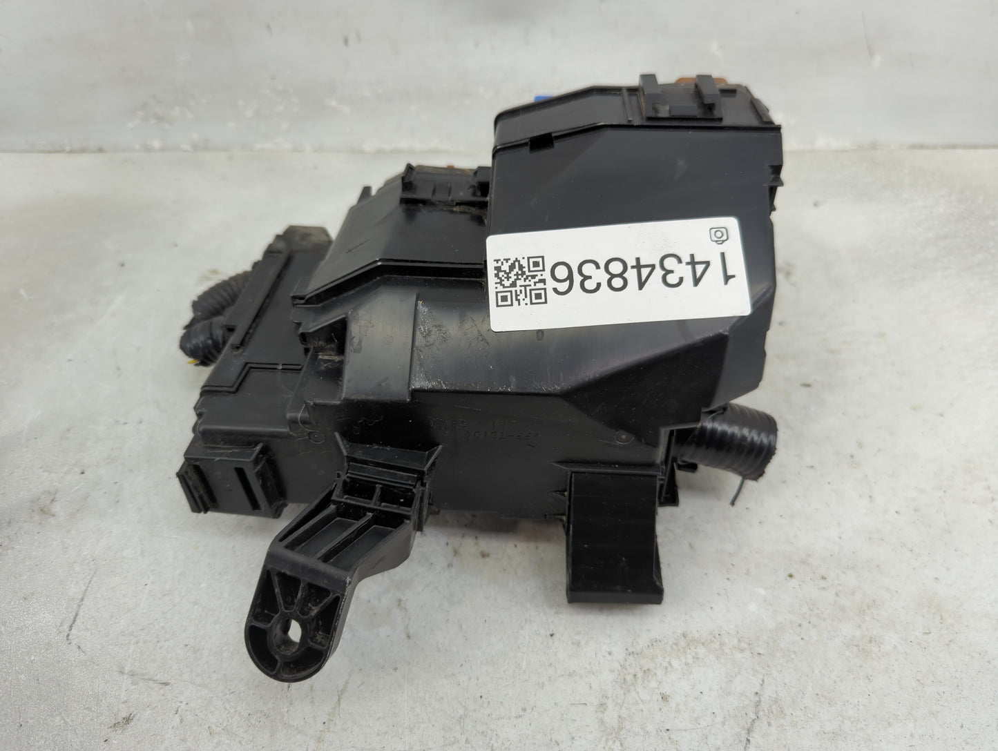 2013-2014 Nissan Altima Fusebox Fuse Box Panel Relay Module P/N:7154-5763-30 7254-5763-30 Fits Fits 2013 2014 OEM Used Auto 