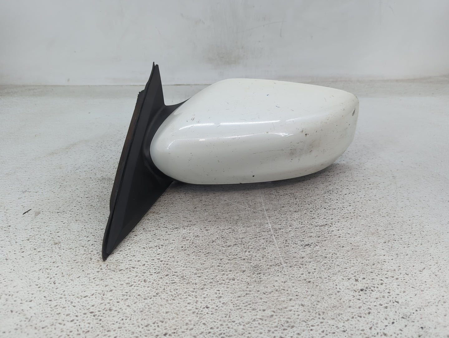 2013-2018 Nissan Altima Driver Side View Mirror - Left Door Mirror OEM Used - Oemusedautoparts1.com