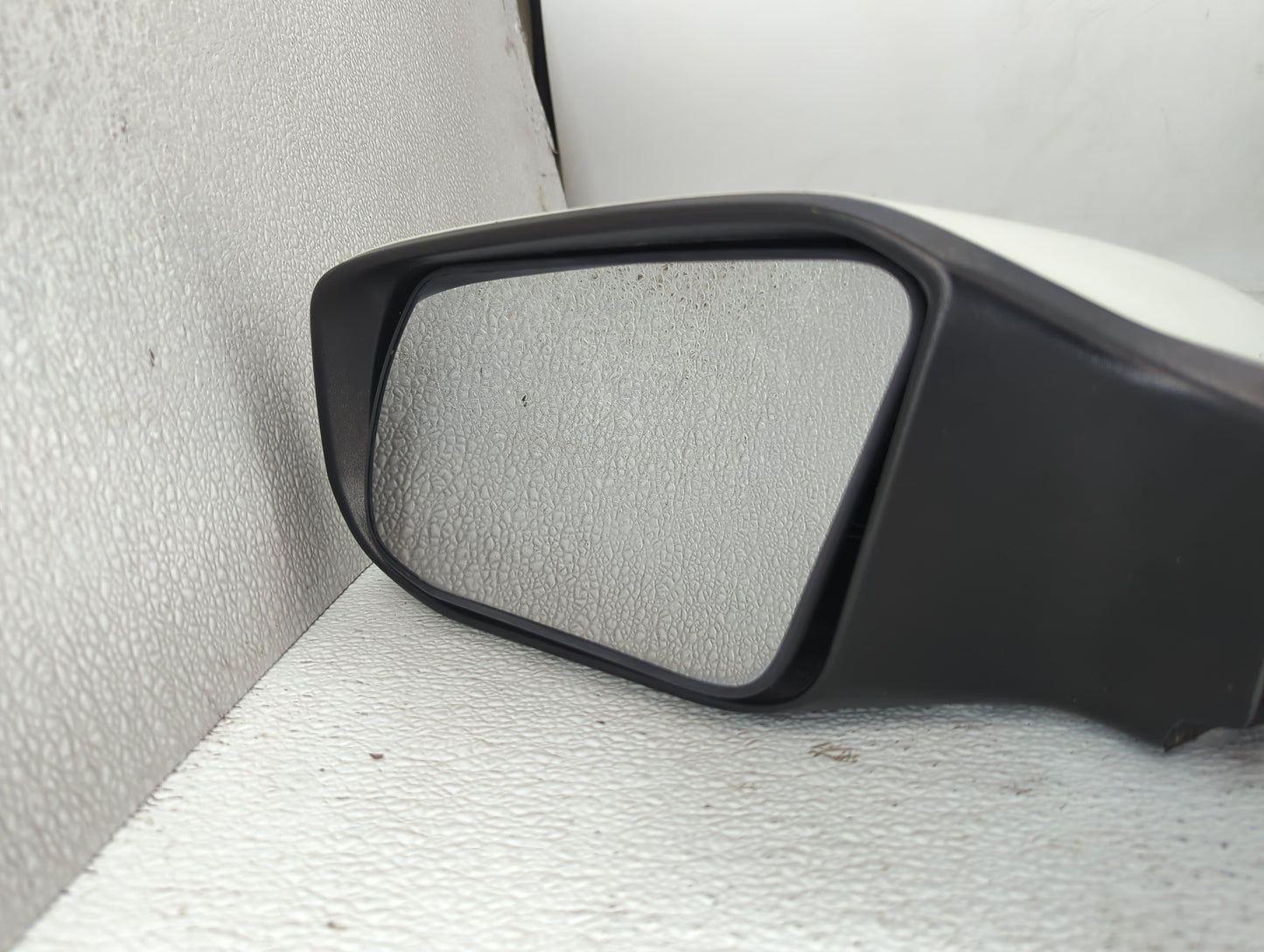 2013-2018 Nissan Altima Driver Side View Mirror - Left Door Mirror OEM Used - Oemusedautoparts1.com