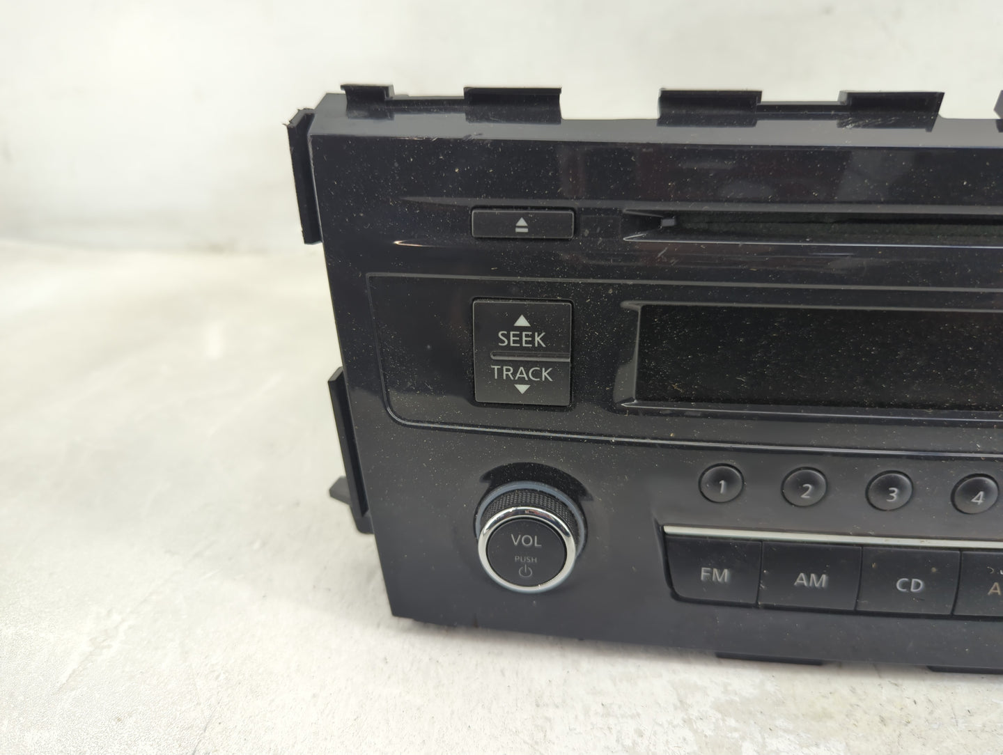 2013-2015 Nissan Altima Radio AM FM Cd Player Receiver Replacement P/N:28185 3TB0G Fits Fits 2013 2014 2015 OEM Used Auto Pa