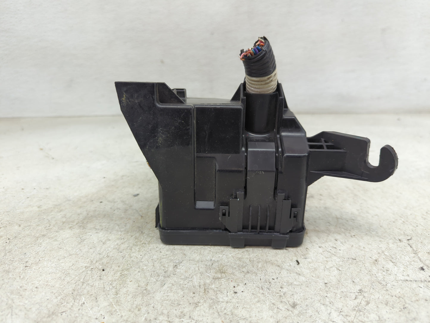 2013-2014 Nissan Altima Fusebox Fuse Box Panel Relay Module Fits Fits 2013 2014 OEM Used Auto Parts - Oemusedautoparts1.com