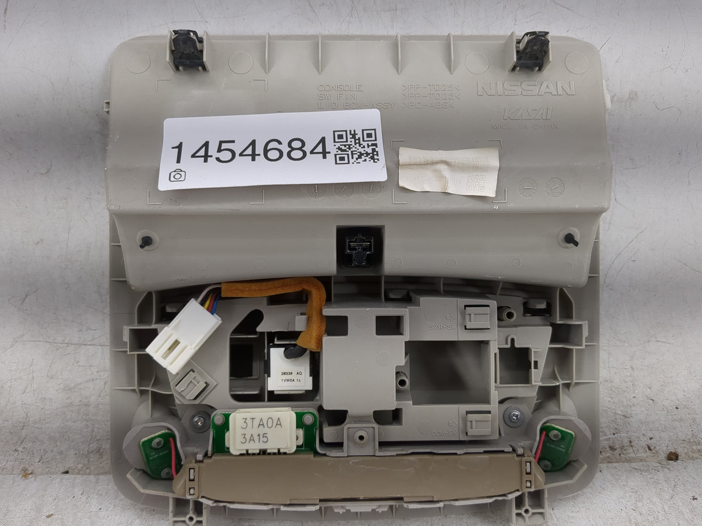 2014 Nissan Altima Overhead Roof Console - Oemusedautoparts1.com