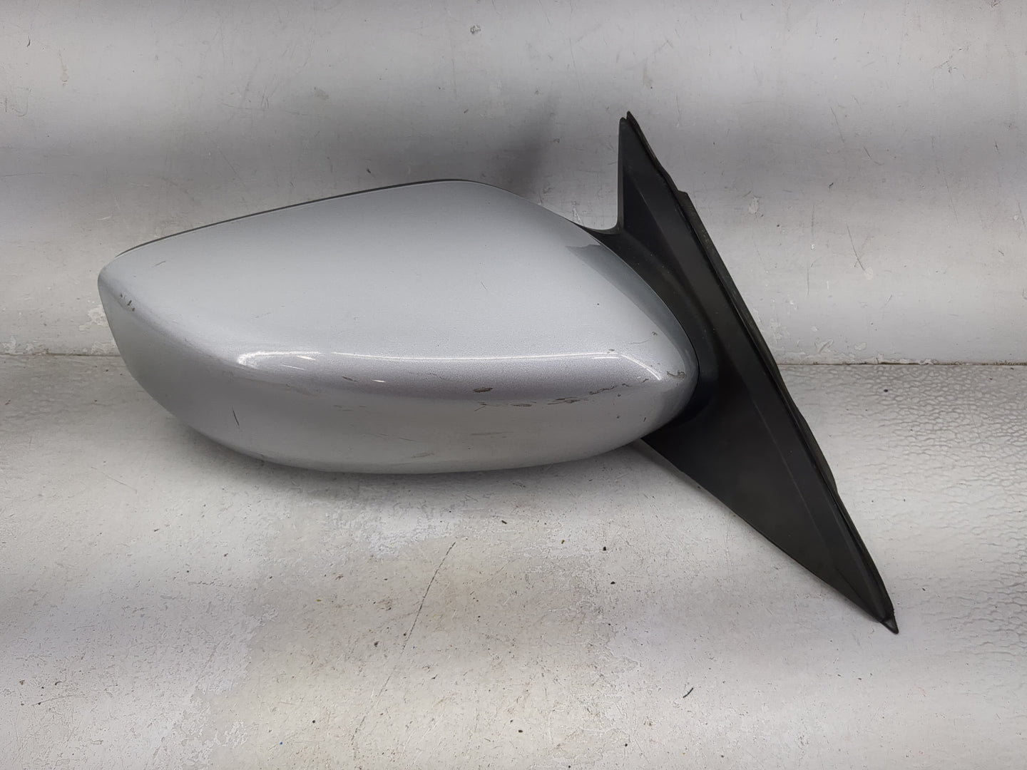 2013-2018 Nissan Altima Passenger Side View Mirror - Right Door Mirror OEM Used - Oemusedautoparts1.com