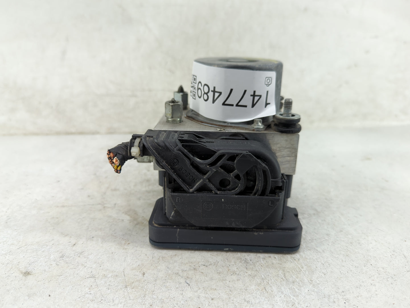 2013-2015 Nissan Altima ABS Pump Control Module Replacement P/N:47660 3TA0A 269 551 Fits Fits 2013 2014 2015 OEM Used Auto P