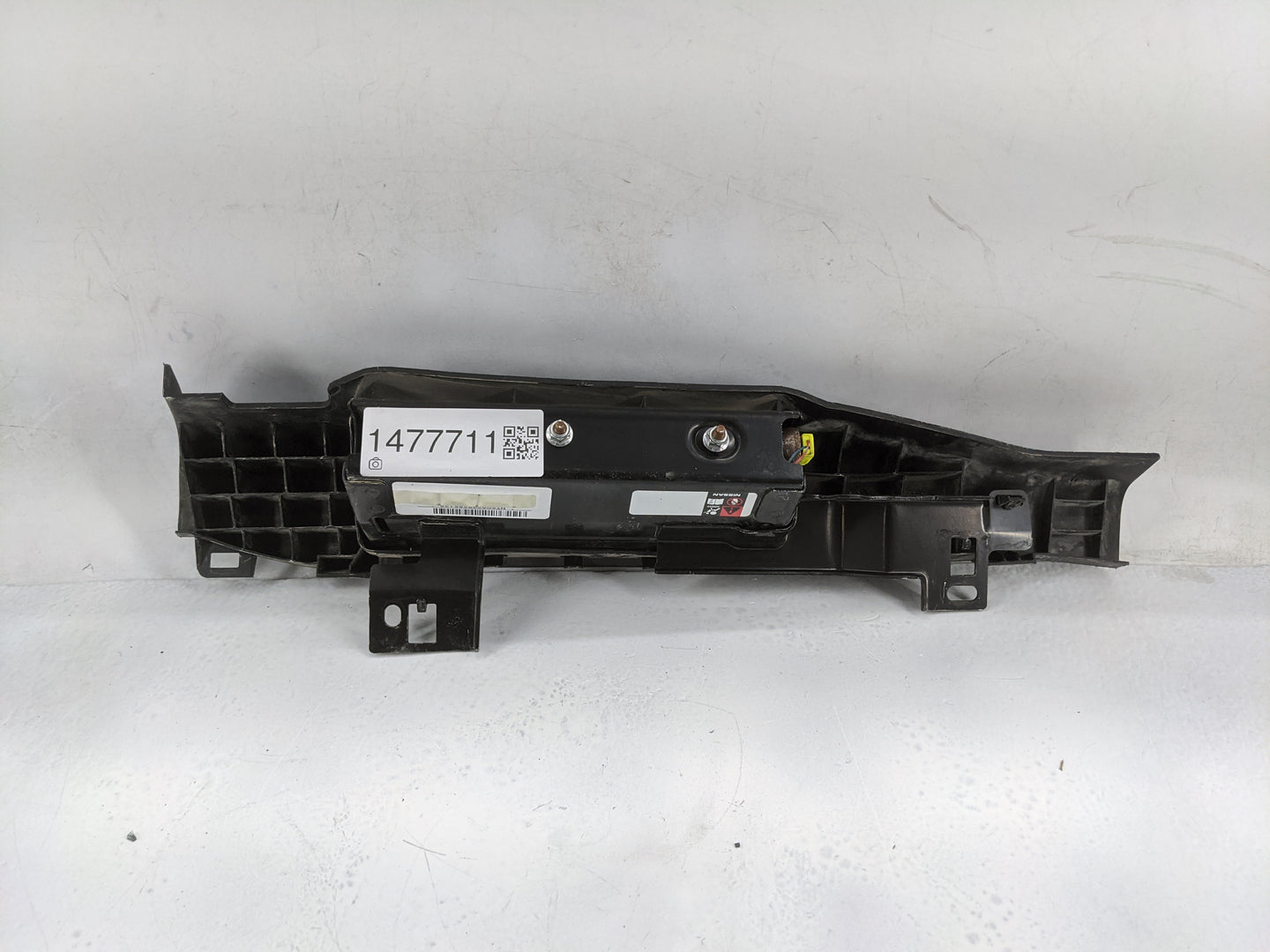 2013-2018 Nissan Altima Air Bag Passenger Right Knee OEM Fits Fits 2013 2014 2015 2016 2017 2018 OEM Used Auto Parts - Oemus