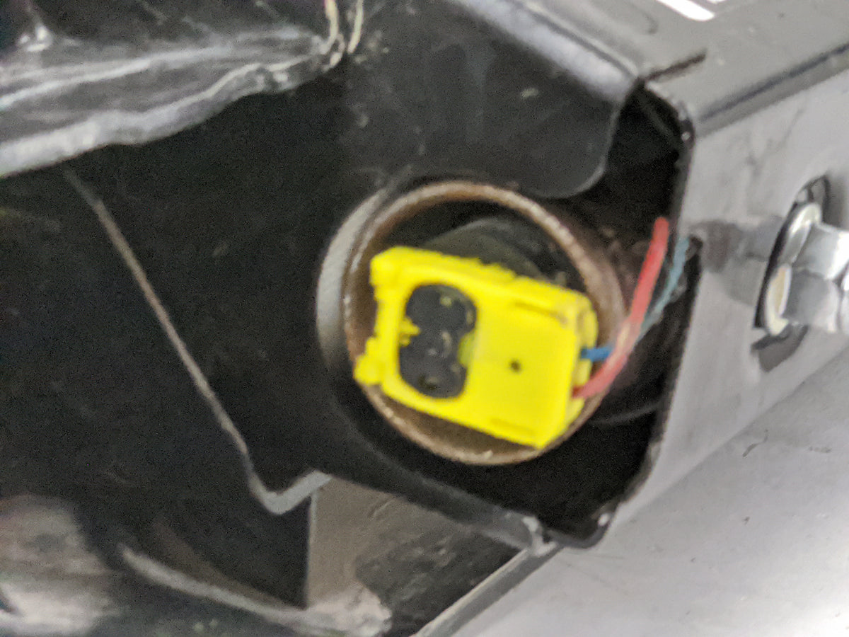 2013-2018 Nissan Altima Air Bag Passenger Right Knee OEM Fits Fits 2013 2014 2015 2016 2017 2018 OEM Used Auto Parts - Oemus