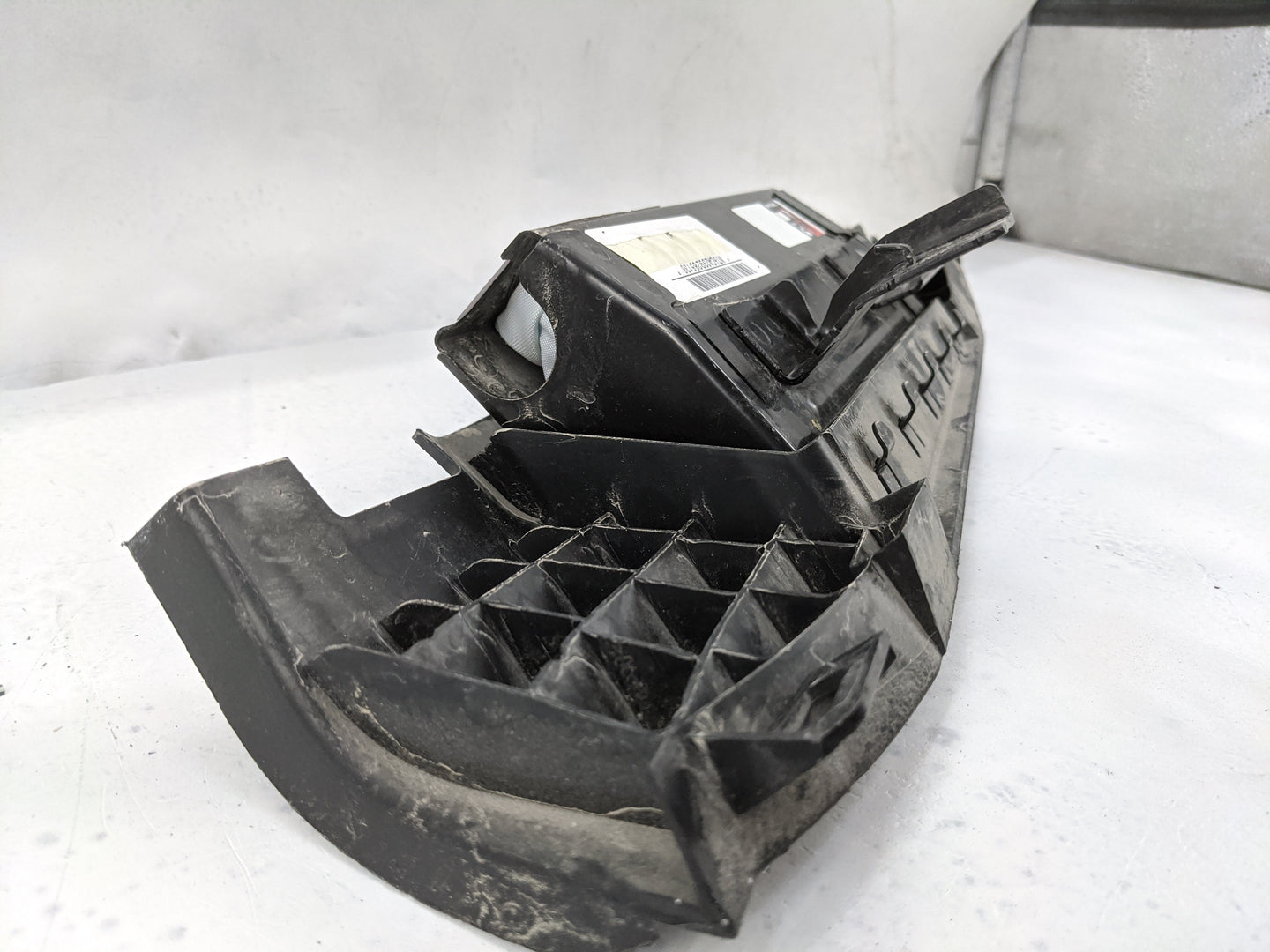 2013-2018 Nissan Altima Air Bag Passenger Right Knee OEM Fits Fits 2013 2014 2015 2016 2017 2018 OEM Used Auto Parts - Oemus