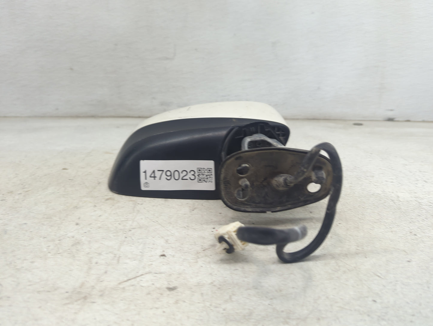 2014 Nissan Altima Passenger Side View Mirror - Right Door Mirror OEM Used - Oemusedautoparts1.com