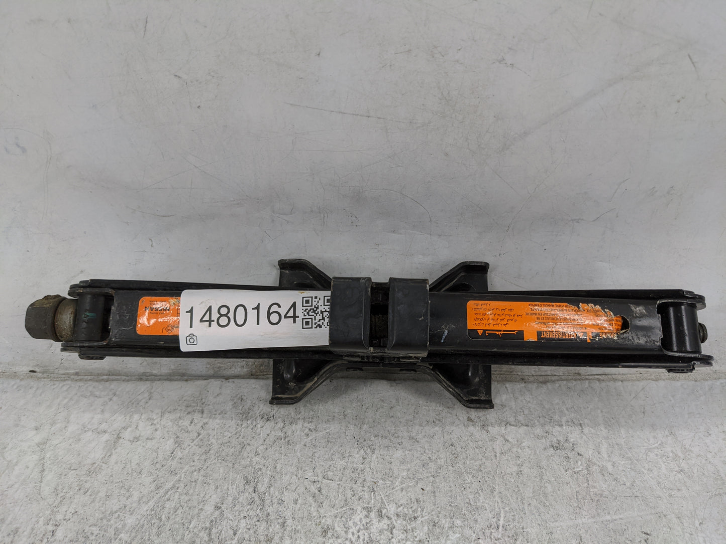 2014 Nissan Altima Spare Scissor Car Jack 1480164 - Oemusedautoparts1.com