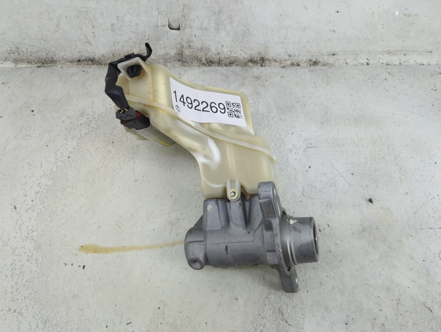 2013-2018 Nissan Altima Brake Master Cylinder 1492269 - Oemusedautoparts1.com