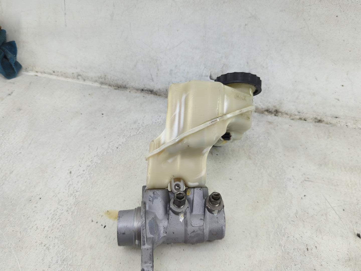 2013-2018 Nissan Altima Brake Master Cylinder 1492269 - Oemusedautoparts1.com