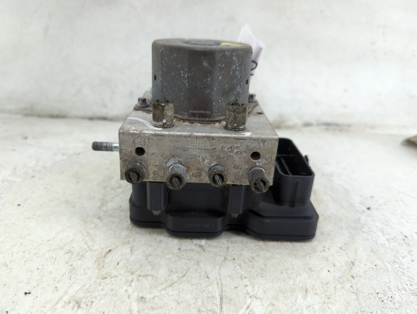 2013-2015 Nissan Altima ABS Pump Control Module Replacement P/N:47660 3TA9D 0 265 243 561 Fits Fits 2013 2014 2015 OEM Used 