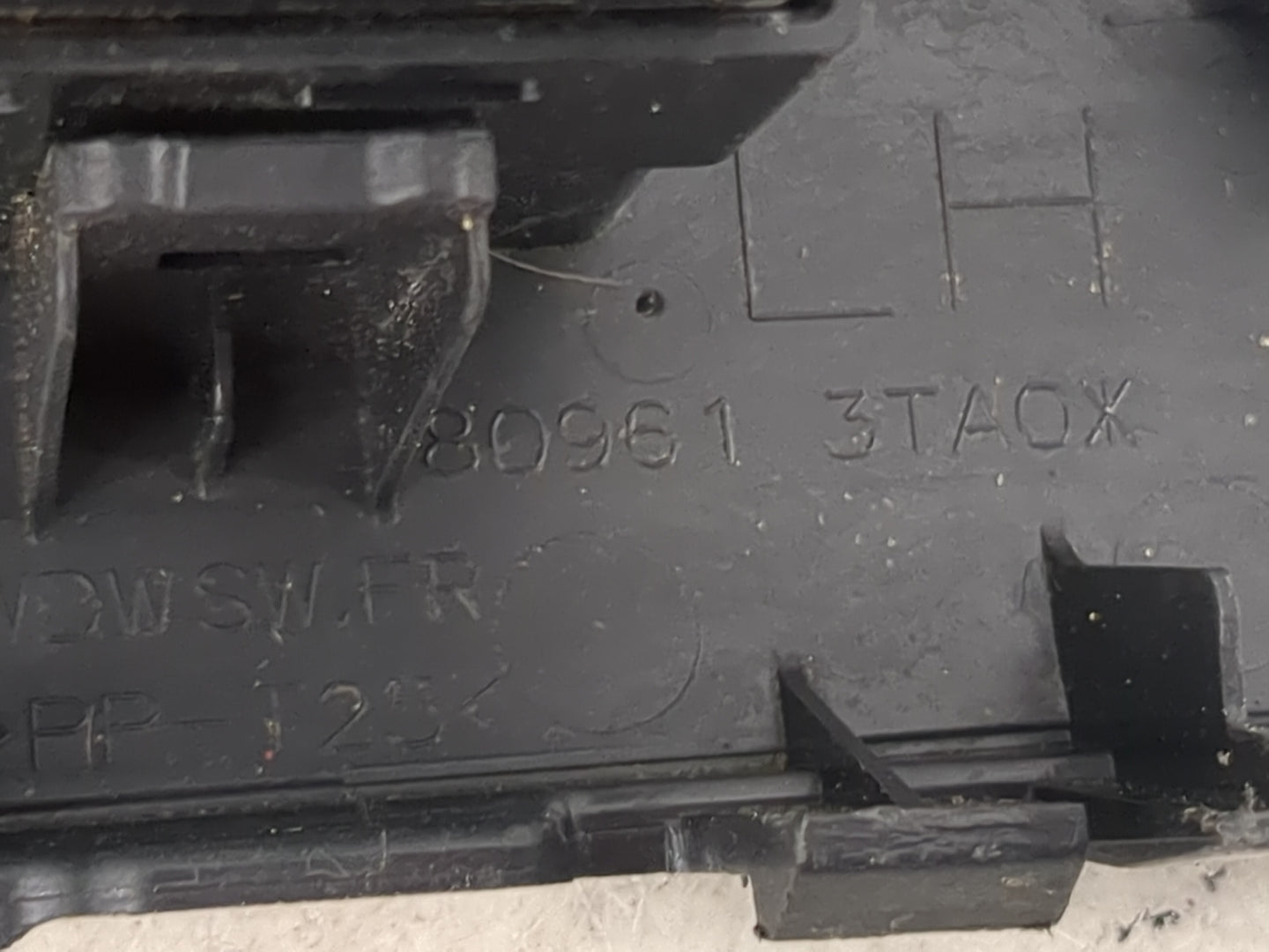 2013-2018 Nissan Altima Master Power Window Switch Replacement Driver Side Left P/N:25401 3TA0X 80961 3TA0X Fits OEM Used Au