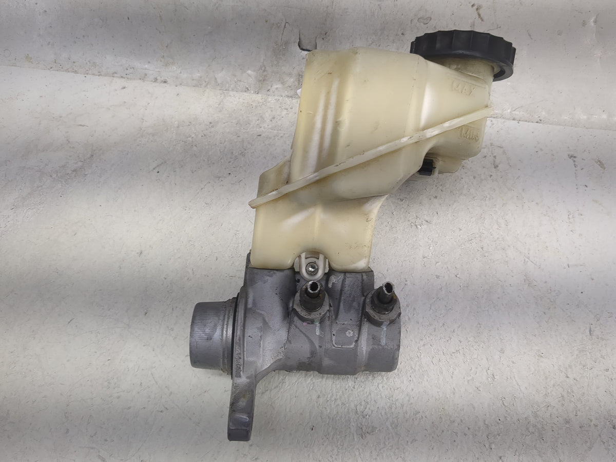 2013-2018 Nissan Altima Brake Master Cylinder 1497762 - Oemusedautoparts1.com