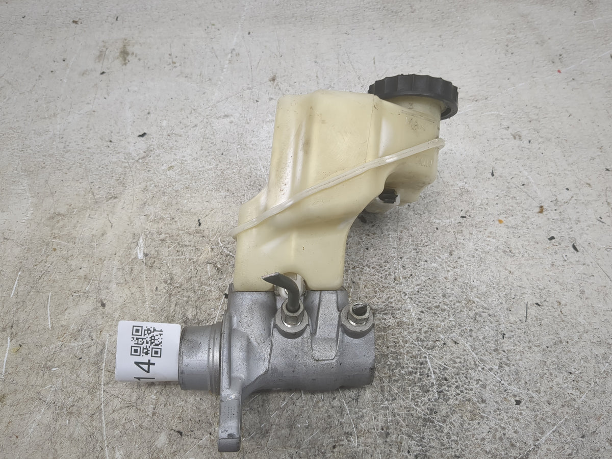 2013-2018 Nissan Altima Brake Master Cylinder 1500714 - Oemusedautoparts1.com