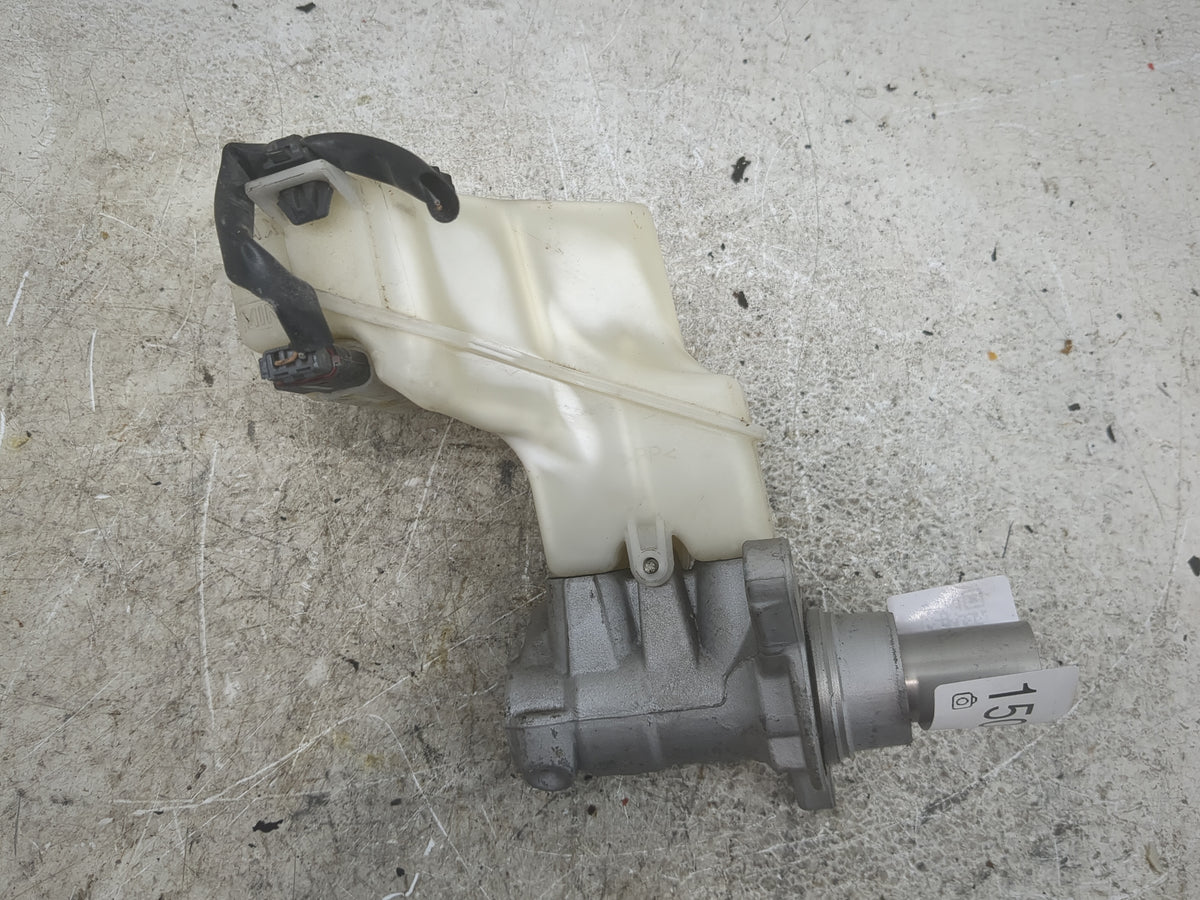 2013-2018 Nissan Altima Brake Master Cylinder 1500714 - Oemusedautoparts1.com