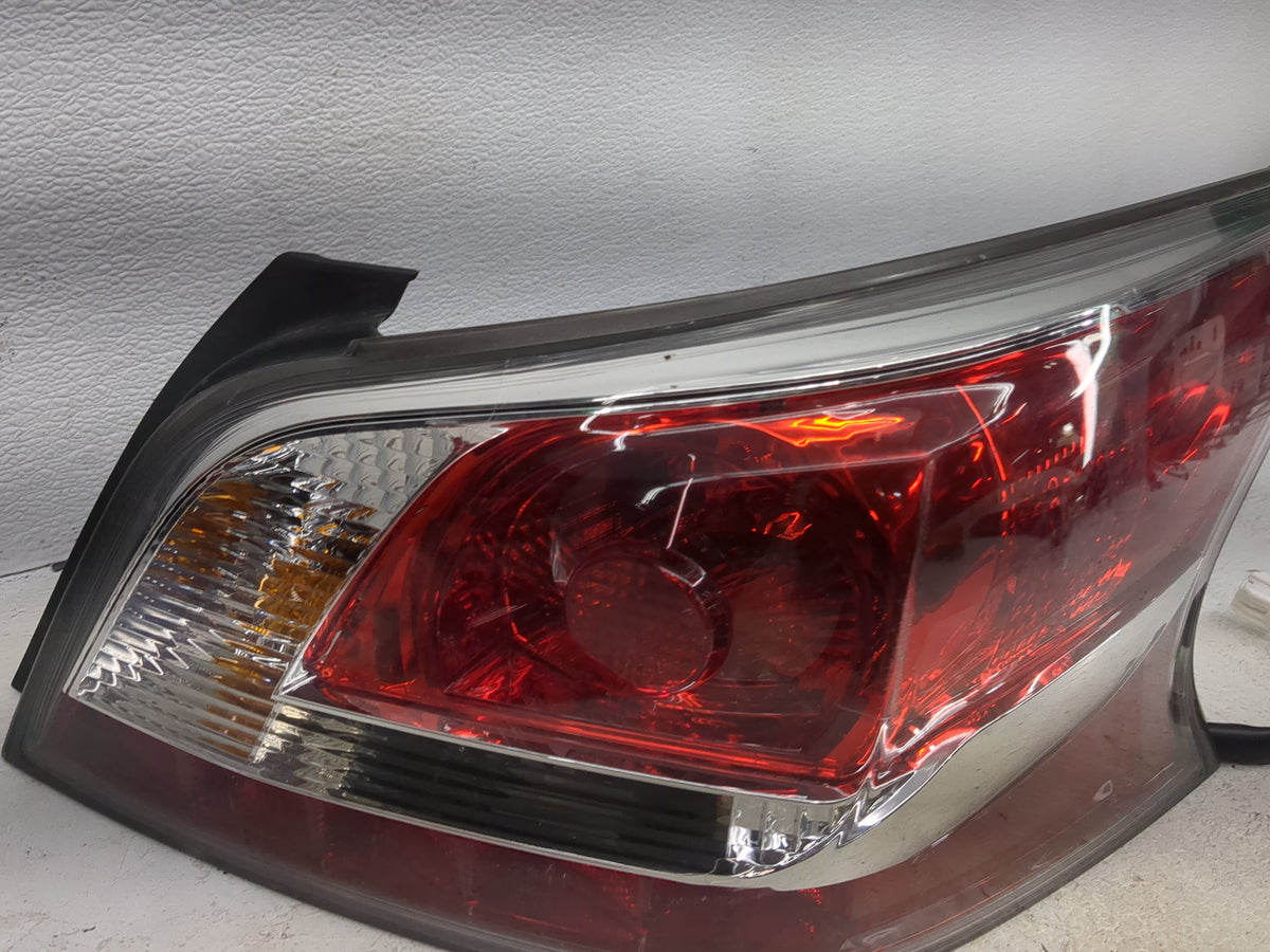 2014-2015 Nissan Altima Tail Light Assembly Passenger Right OEM P/N:949 463 Fits Fits 2014 2015 OEM Used Auto Parts - Oemuse
