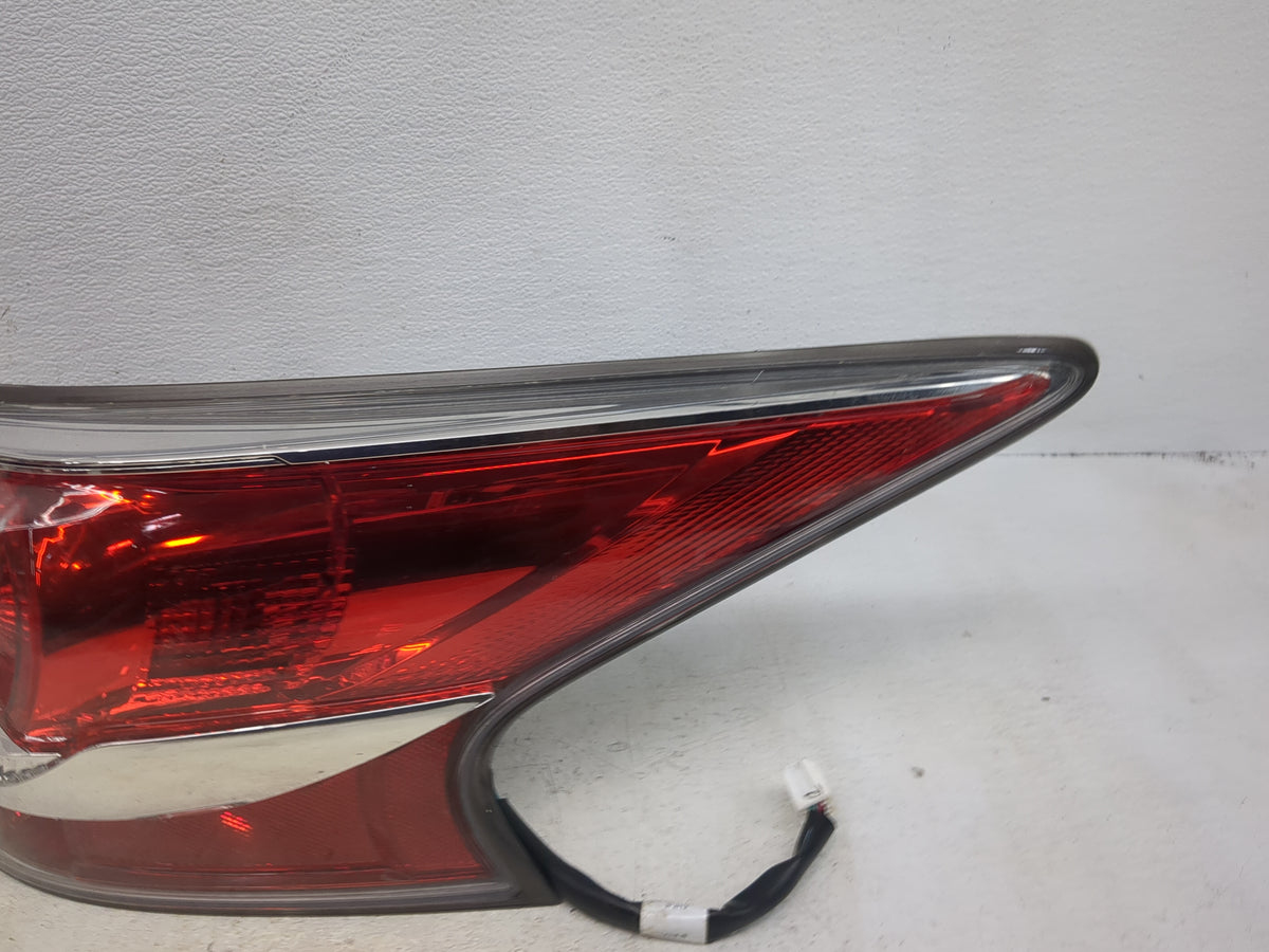 2014-2015 Nissan Altima Tail Light Assembly Passenger Right OEM P/N:949 463 Fits Fits 2014 2015 OEM Used Auto Parts - Oemuse
