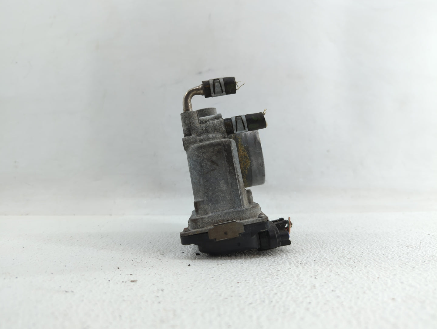 2013-2018 Nissan Altima Throttle Body P/N:3TA60-01 C 3TA60-01 B, 3TA60-01 A Fits Fits 2013 2014 2015 2016 2017 2018 2019 OEM