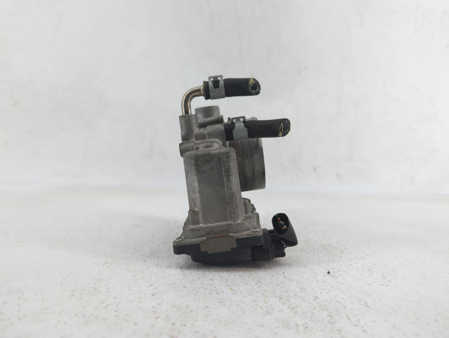 2013-2018 Nissan Altima Throttle Body P/N:3TA60-01 C 3TA60-01 B, 3TA60-01 A Fits Fits 2013 2014 2015 2016 2017 2018 2019 OEM