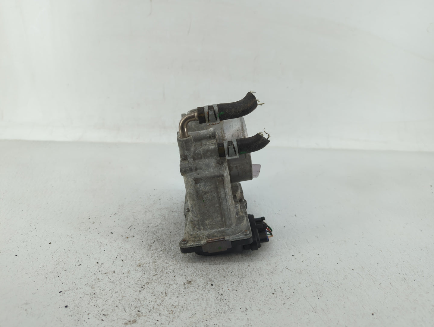 2013-2018 Nissan Altima Throttle Body P/N:3TA60-01 B 3TA60-01 A Fits Fits 2013 2014 2015 2016 2017 2018 2019 2020 OEM Used A