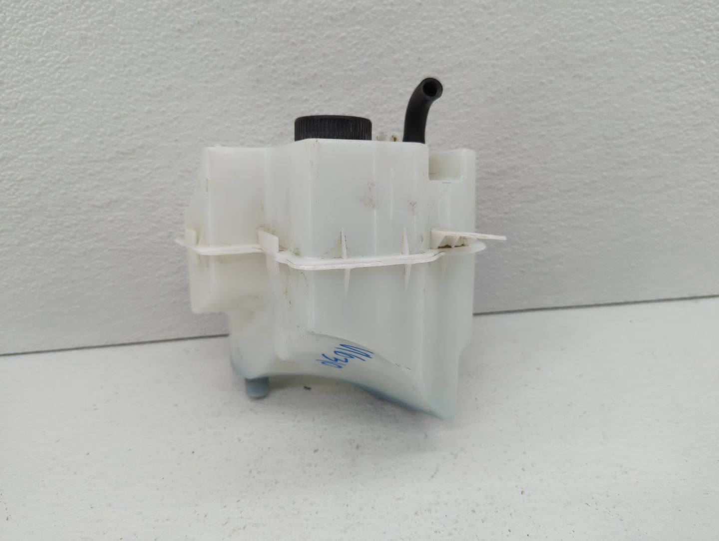 2013-2018 Nissan Altima Radiator Coolant Overflow Expansion Tank Bottle 459850 - Oemusedautoparts1.com