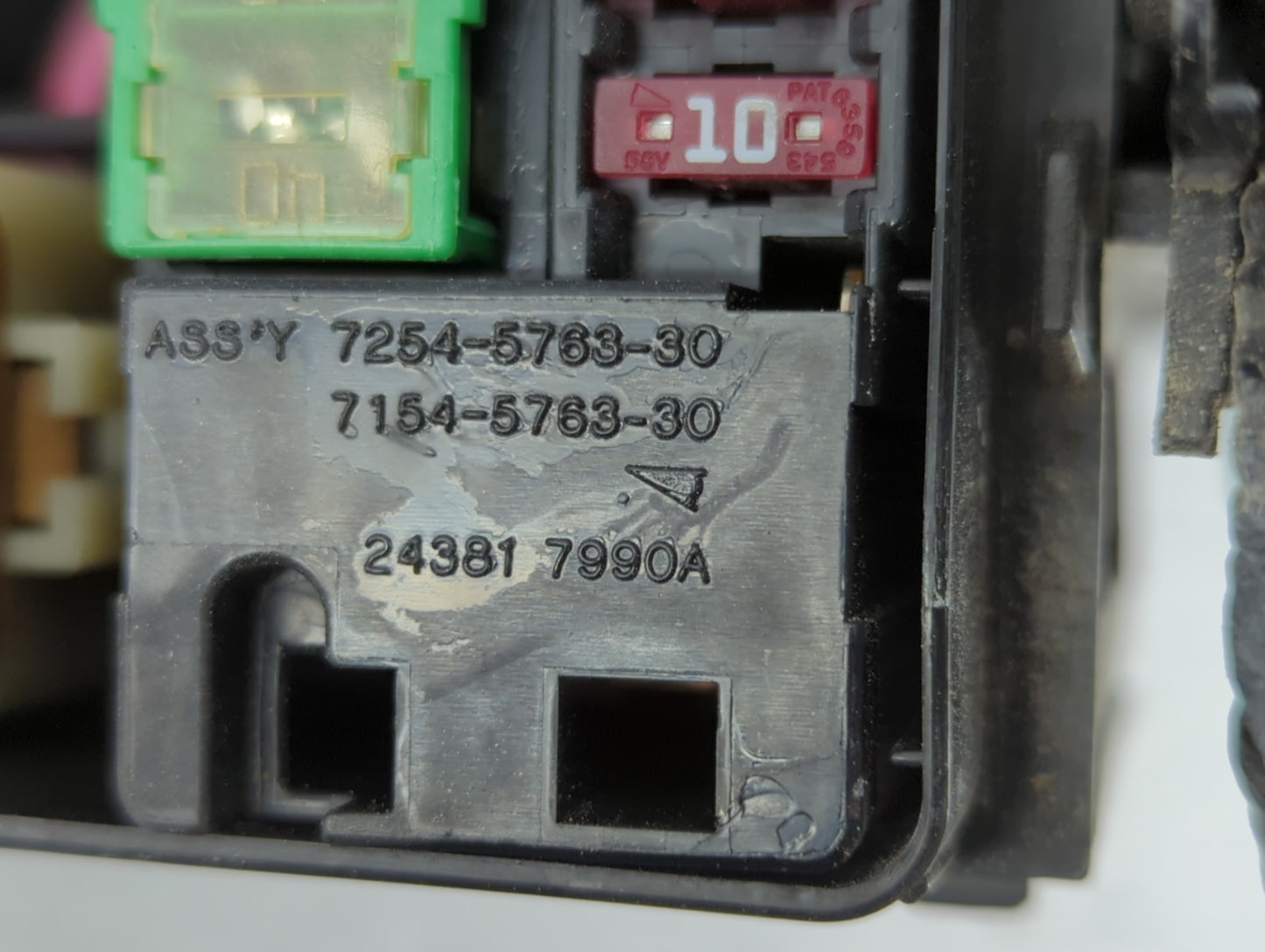 2014 Nissan Altima Fusebox Fuse Box Panel Relay Module Fits OEM Used Auto Parts - Oemusedautoparts1.com
