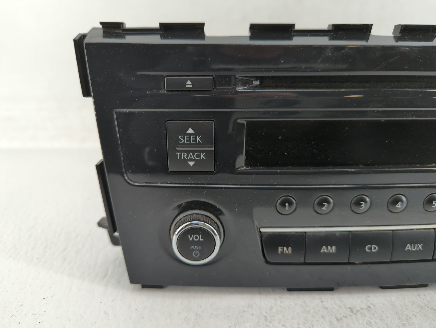 2013-2015 Nissan Altima Am Fm Cd Player Radio Receiver - Oemusedautoparts1.com