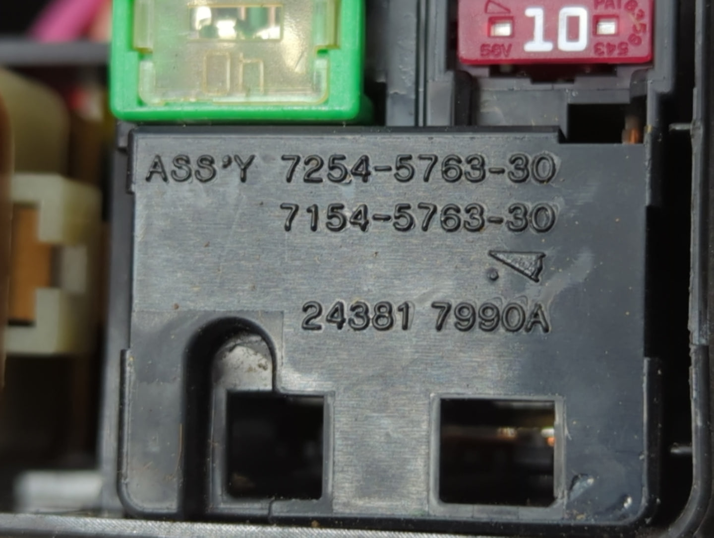 2013-2014 Nissan Altima Fusebox Fuse Box Panel Relay Module P/N:24381-7990A / 7254-5763-30 Fits Fits 2013 2014 OEM Used Auto
