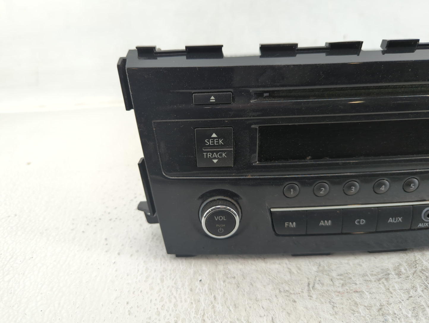 2013-2015 Nissan Altima Radio AM FM Cd Player Receiver Replacement P/N:28185 3TB0G Fits Fits 2013 2014 2015 OEM Used Auto Pa