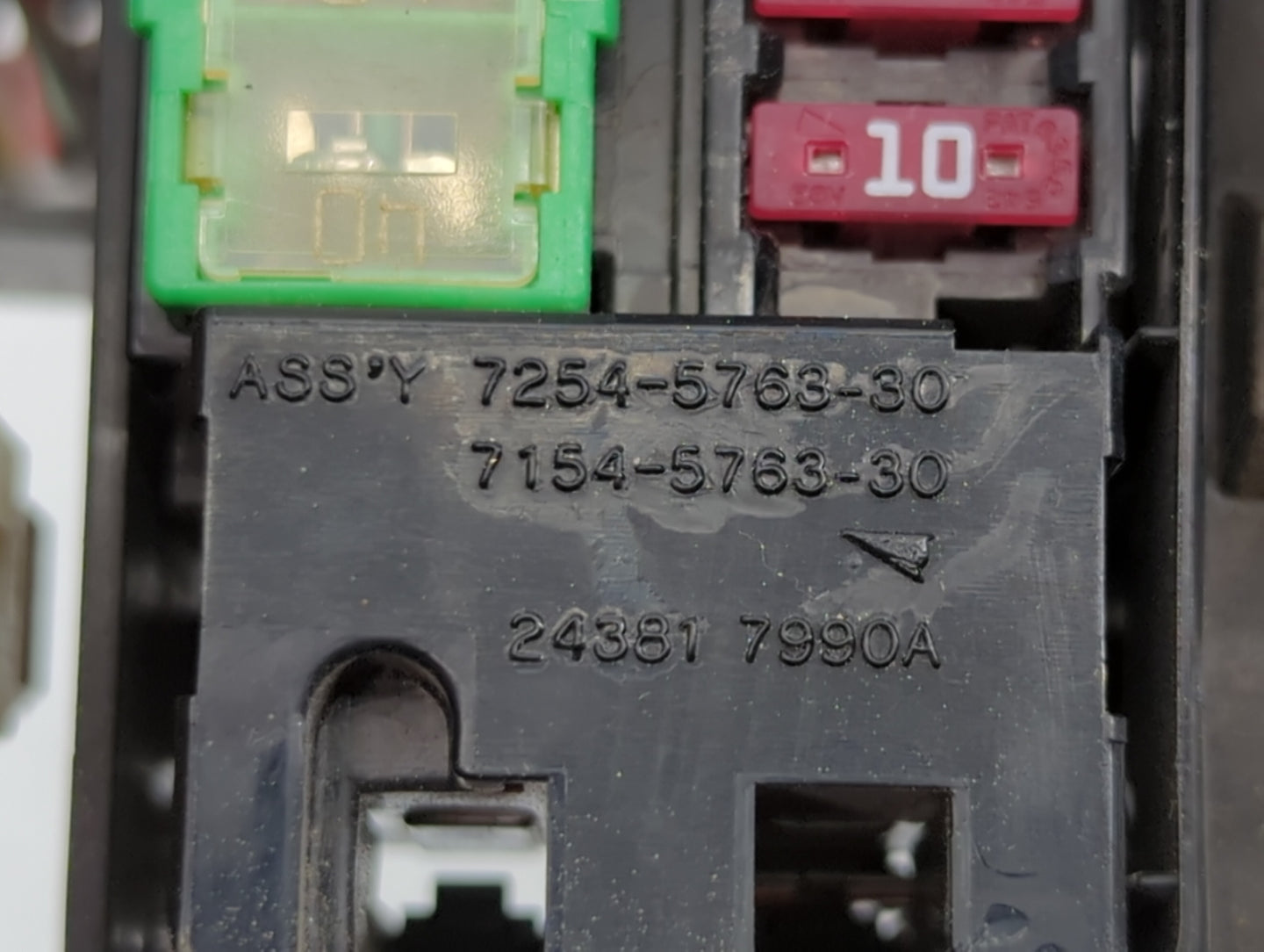 2013-2014 Nissan Altima Fusebox Fuse Box Panel Relay Module P/N:7254-5763-30 24381 7990A Fits Fits 2013 2014 OEM Used Auto P
