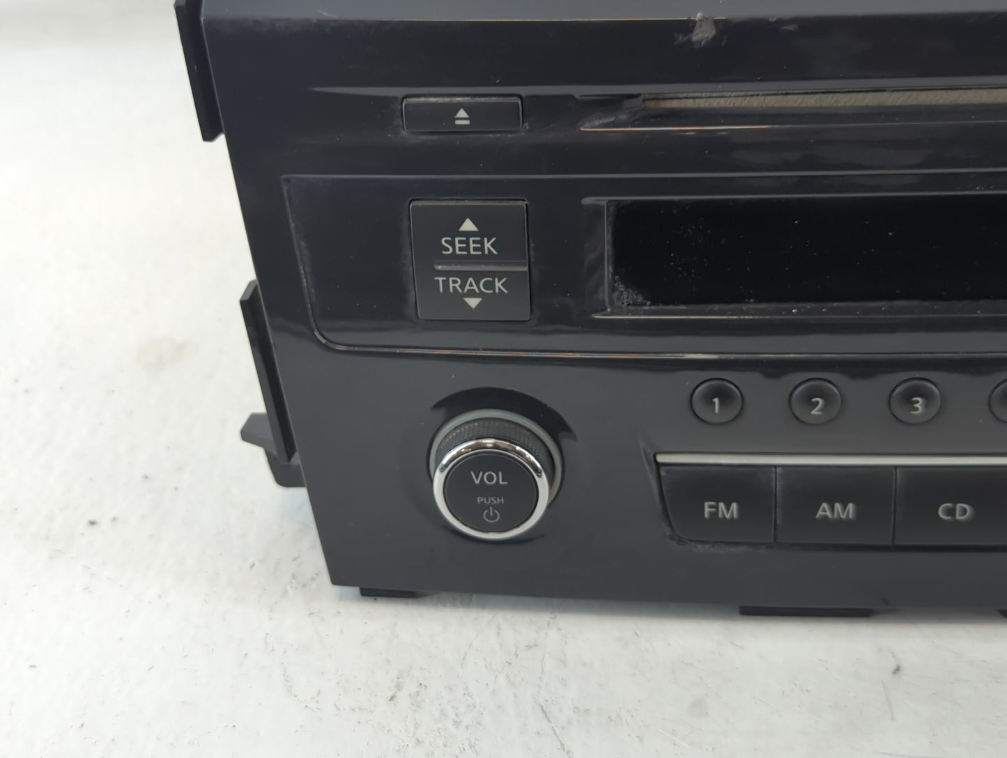 2013-2015 Nissan Altima Radio AM FM Cd Player Receiver Replacement Fits Fits 2013 2014 2015 OEM Used Auto Parts - Oemusedaut