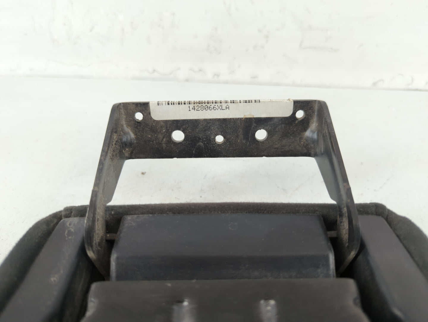 2013-2014 Nissan Altima Center Console Armrest Cover Lid P/N:1428066XLA Fits Fits 2013 2014 OEM Used Auto Parts - Oemusedaut