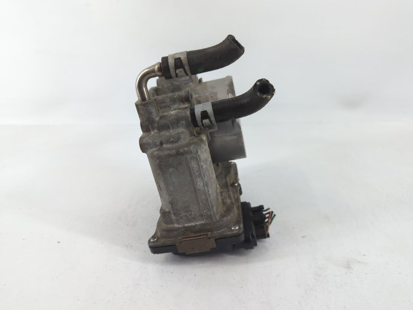 2013-2018 Nissan Altima Throttle Body P/N:00195 4B06, 3TA60-01 A Fits Fits 2013 2014 2015 2016 2017 2018 2019 2020 OEM Used 