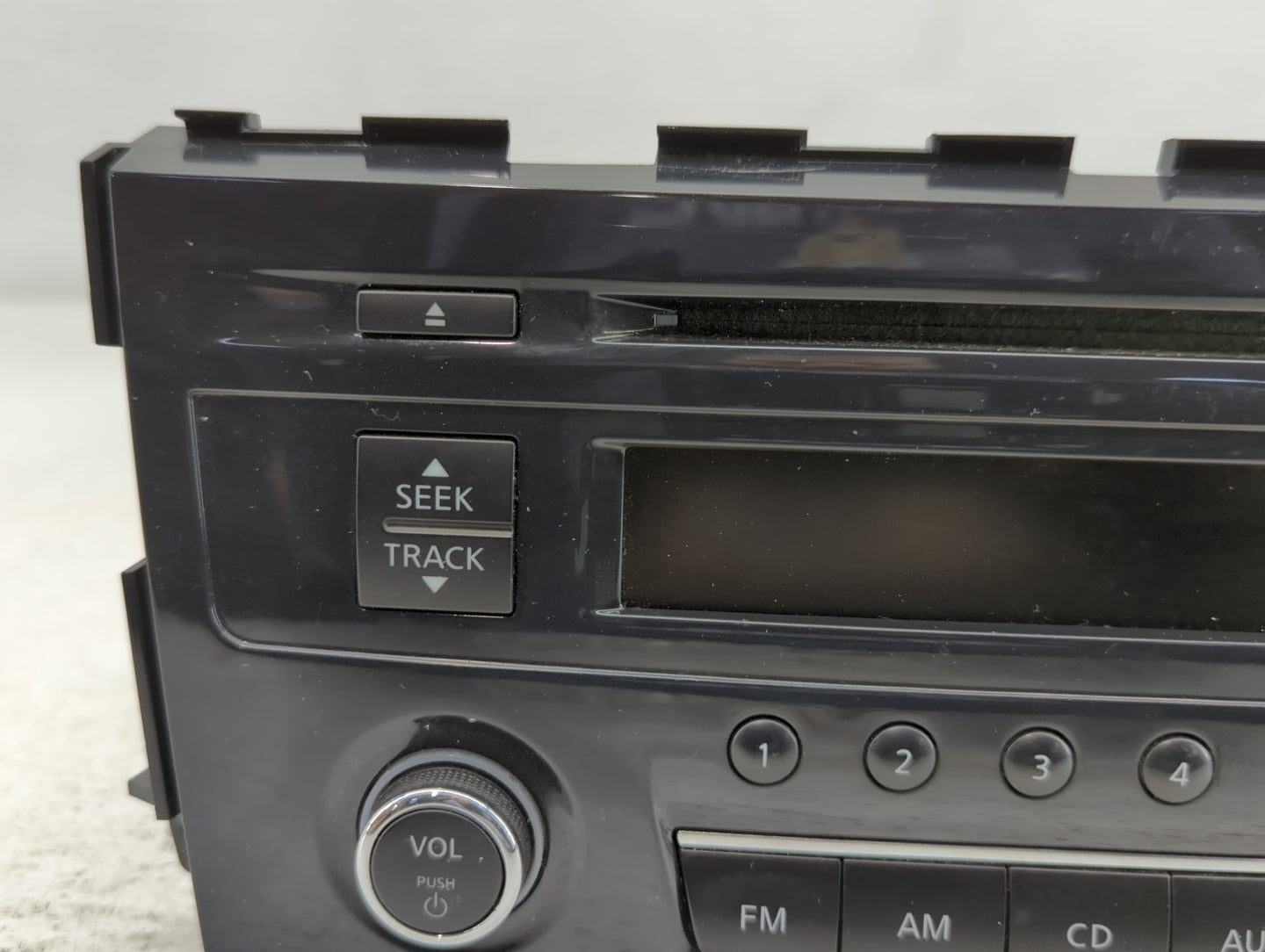 2013-2015 Nissan Altima Am Fm Cd Player Radio Receiver - Oemusedautoparts1.com