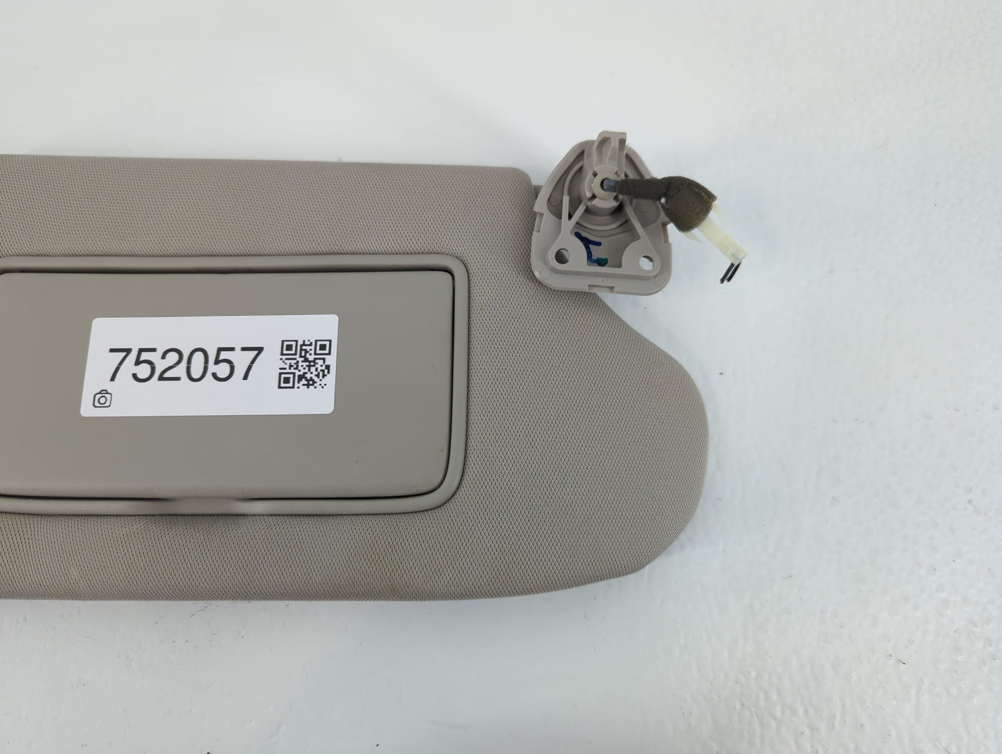 2013-2018 Nissan Altima Sun Visor Shade Replacement Passenger Right Mirror Fits Fits 2013 2014 2015 2016 2017 2018 OEM Used 